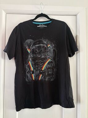 Threadless Black Graphic Tee with Astronaut Cat and Rainbow “Space Mission”